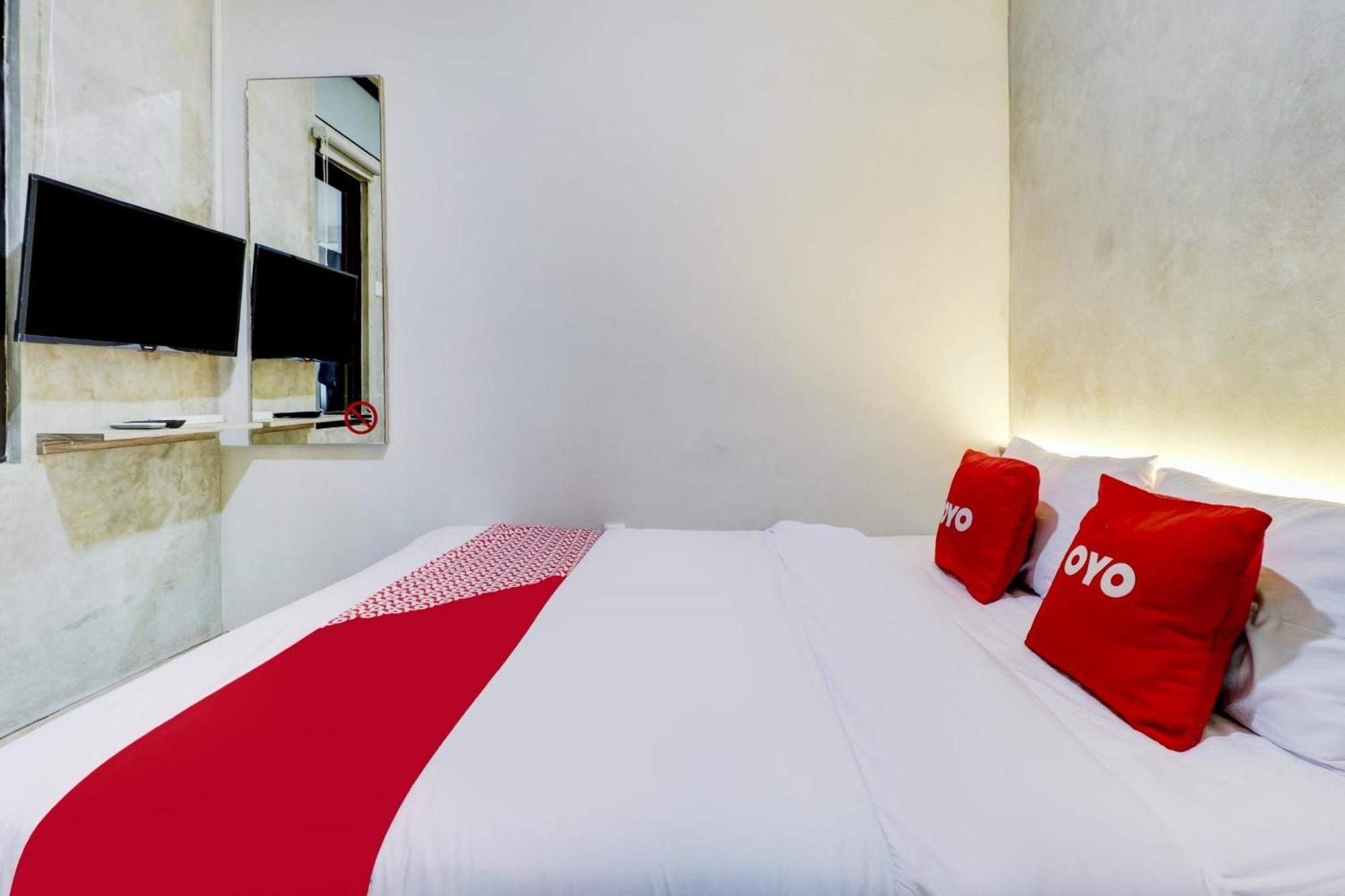 Oyo 90215 Ada Residence Telukjambe المظهر الخارجي الصورة